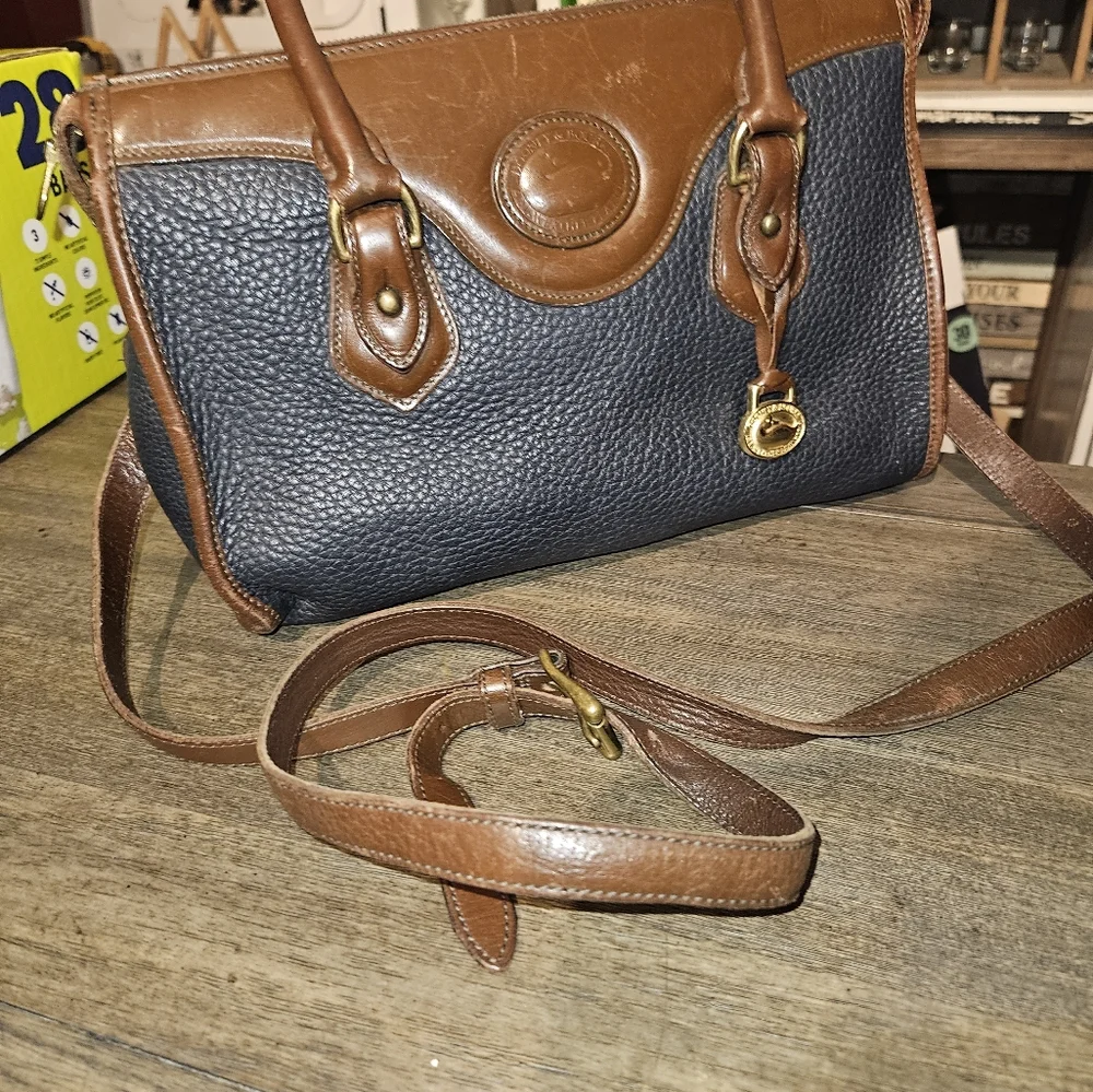 Dooney and Bourke Vintage All Weather Pebbled Leather Satchel Handbag Navy Blue - Picture 3 of 11